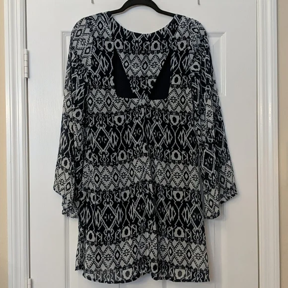 MIDNIGHT DOLL Flowy Cutout Back Dress - Picture 5 of 6